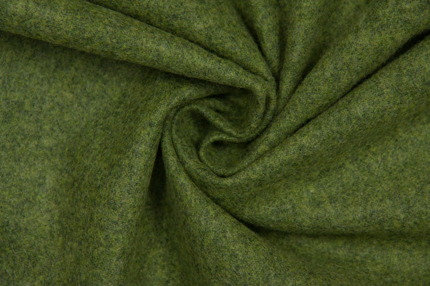 Melanged pistacchio green fine merino wool