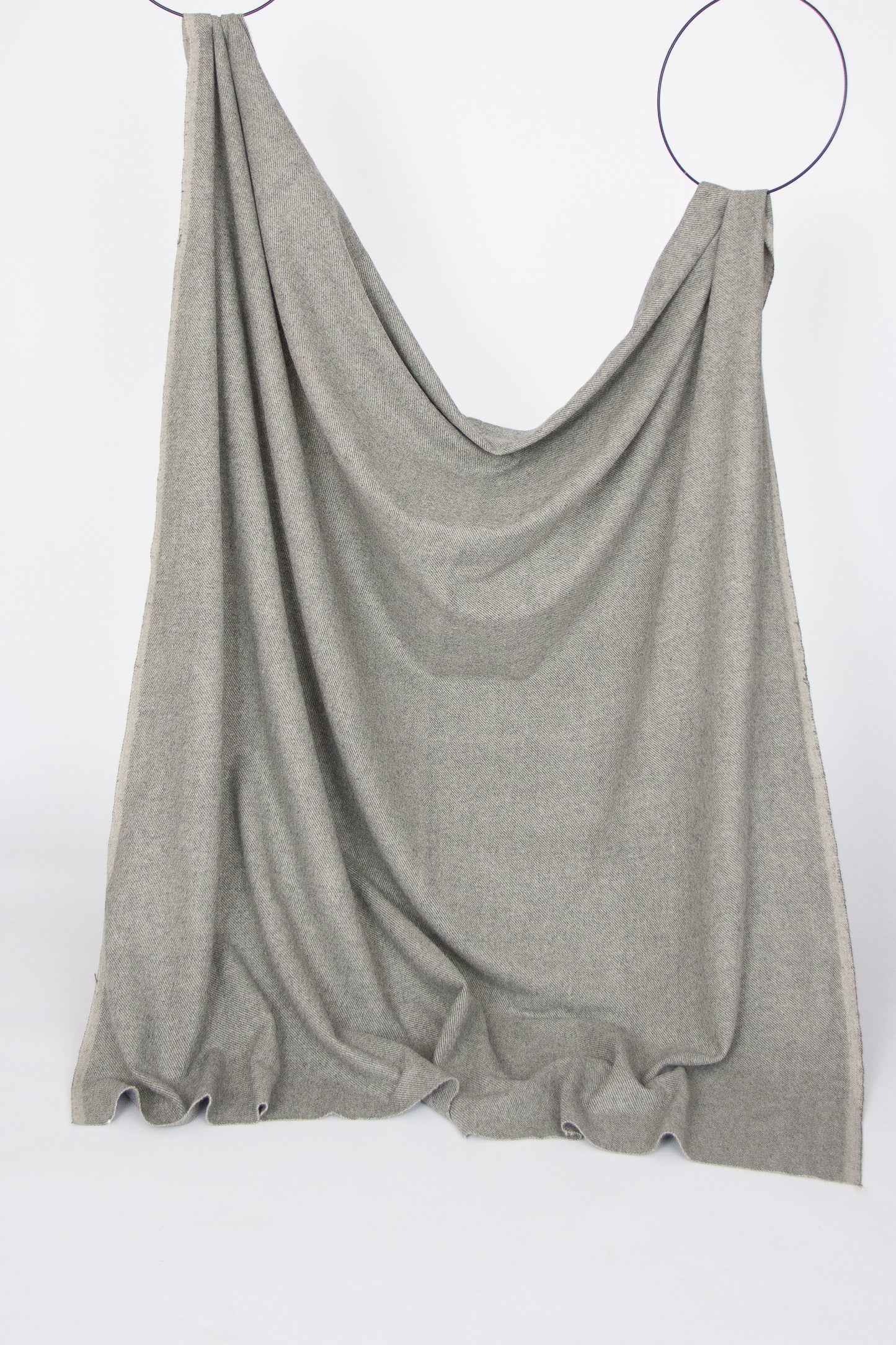 Grey-white herringbone wool