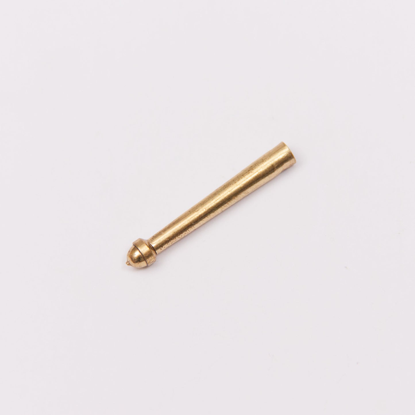 Aglet with half-round top