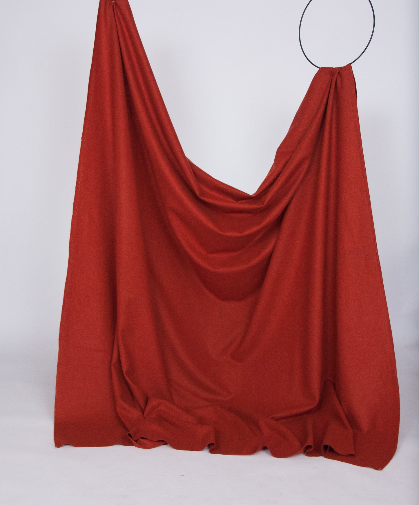 Melanged madder red fine merino wool