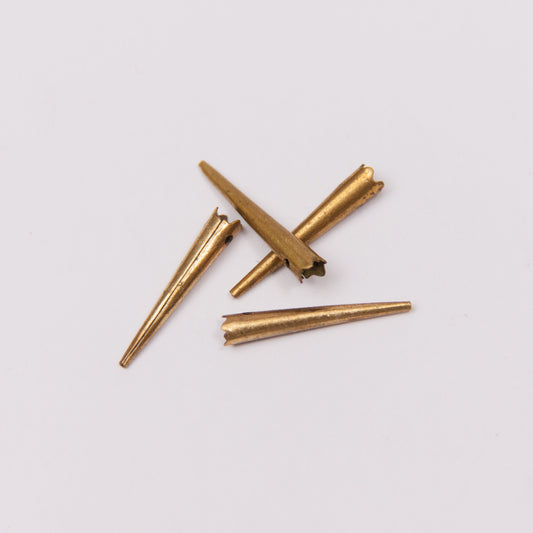 Small serrated aglet