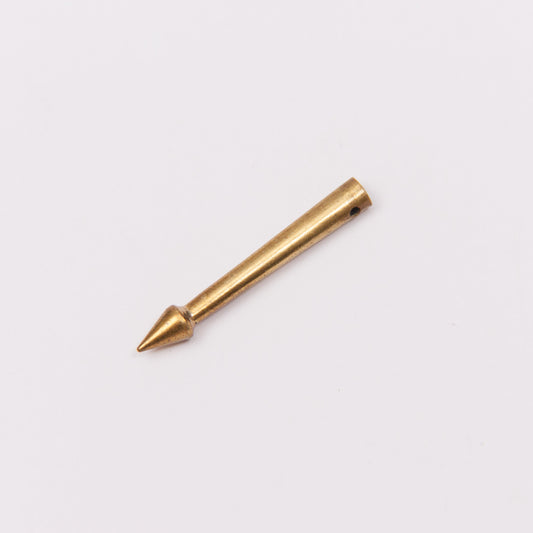 Aglet with dart top