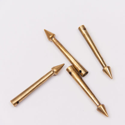 Aglet with dart top