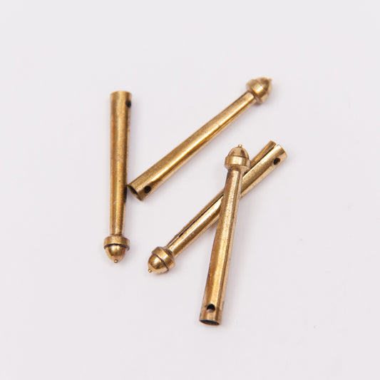 Aglet with half-round top