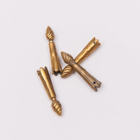 Aglet with swirled top